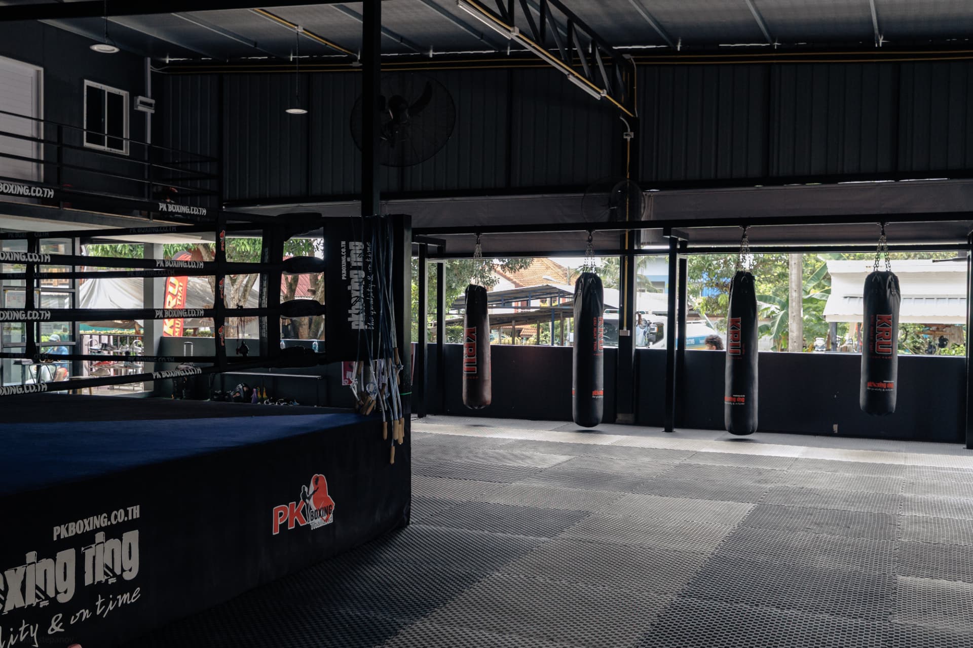 The ring corner at KRU